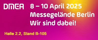 Werbebanner für die Messe DMEA 2025 vom 8. bis 10.04.2025 mit Angabe der Standnummer Halle 2.2., Stand B-105